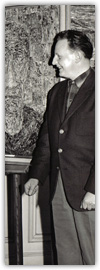 Jacques Villon devant son portrait peint par Bertin - Galerie Paul Ambroise - Paris 1963